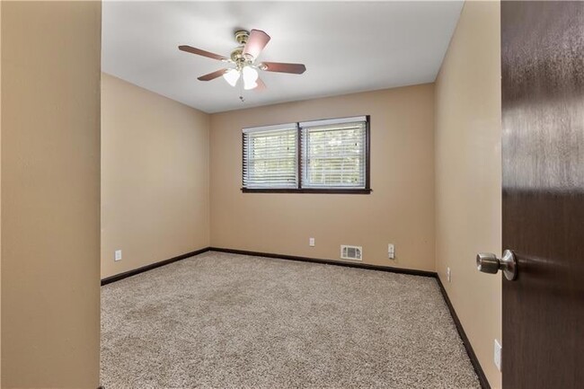 Building Photo - 3082 Briarleaf Dr