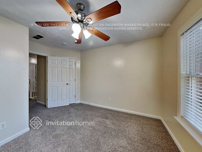 Building Photo - 3300 Glen Summit Ln