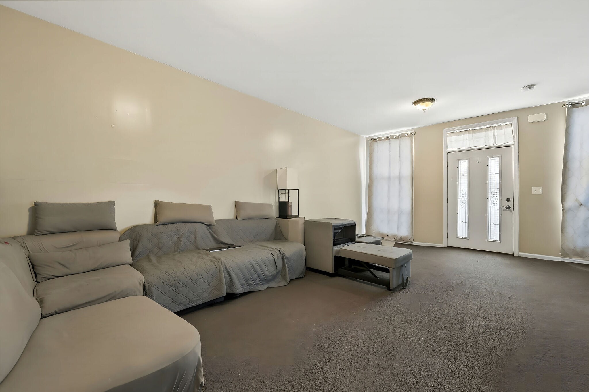 Building Photo - 15 Wales Ave