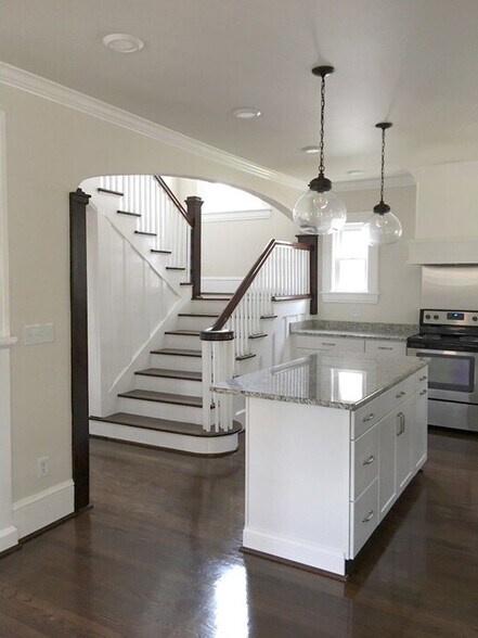 Entry into Kitchen and staircase - 442 Walnut Ave SE