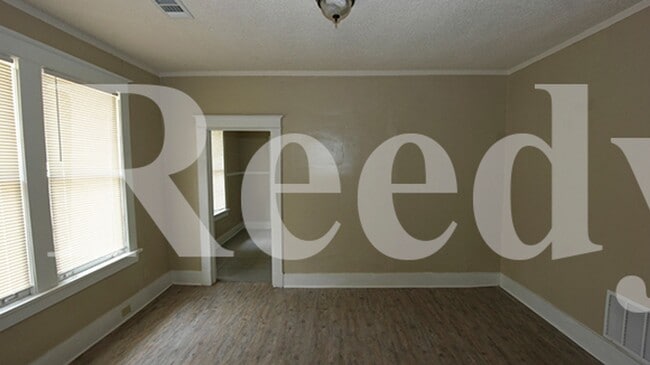 Building Photo - 797 Carson St