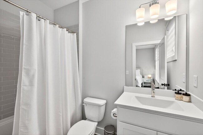 Building Photo - 2641 Mackintosh Ct