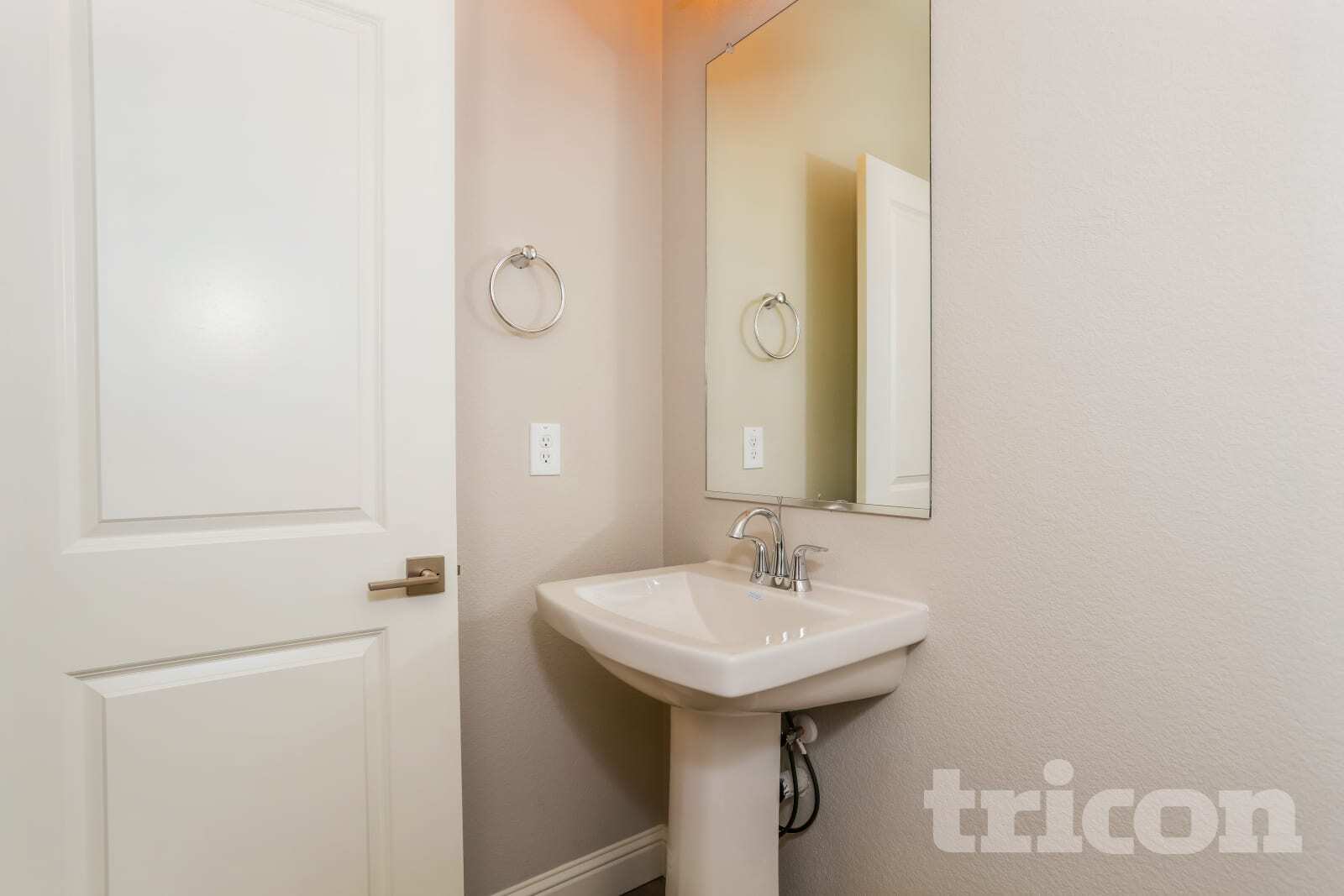 Building Photo - 2513 Gold Brk St