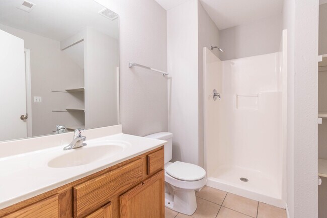 Building Photo - 1505 Raleigh Dr