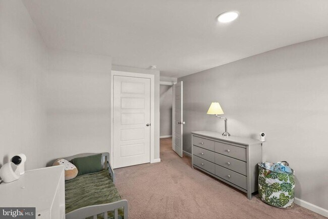 Building Photo - 580 N Braddock St