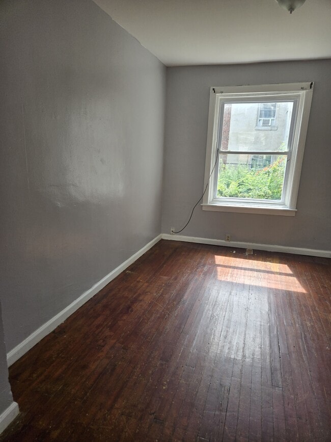 Building Photo - 6532 Saybrook Ave