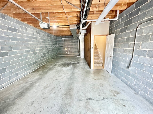 Building Photo - 801 Old Gray Station Rd