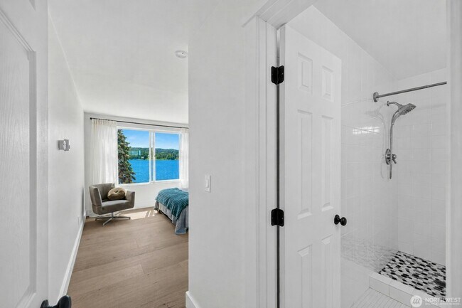 Building Photo - 612 Northshore Dr