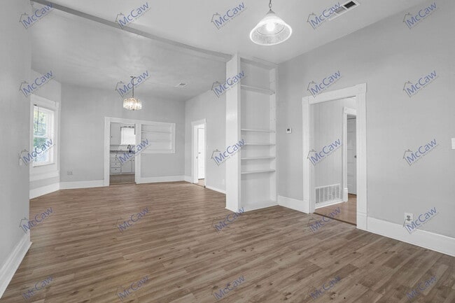 Building Photo - 419 N Grand Ave