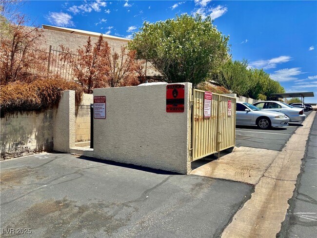 Building Photo - 2011 Cutlass Dr