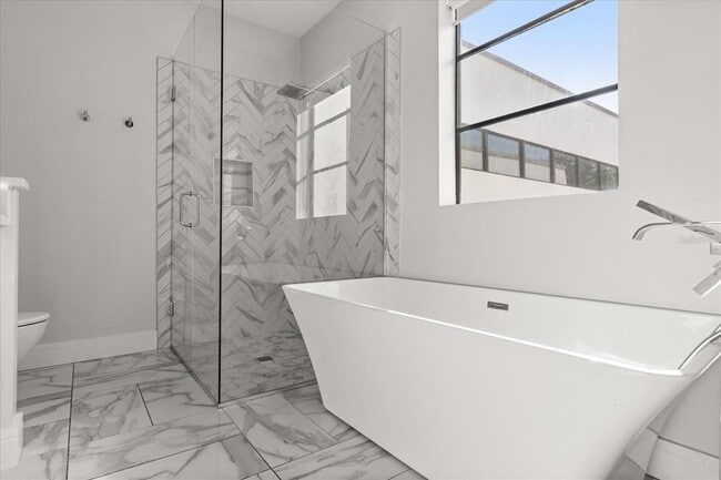 Building Photo - 1049 N Kentucky Ave