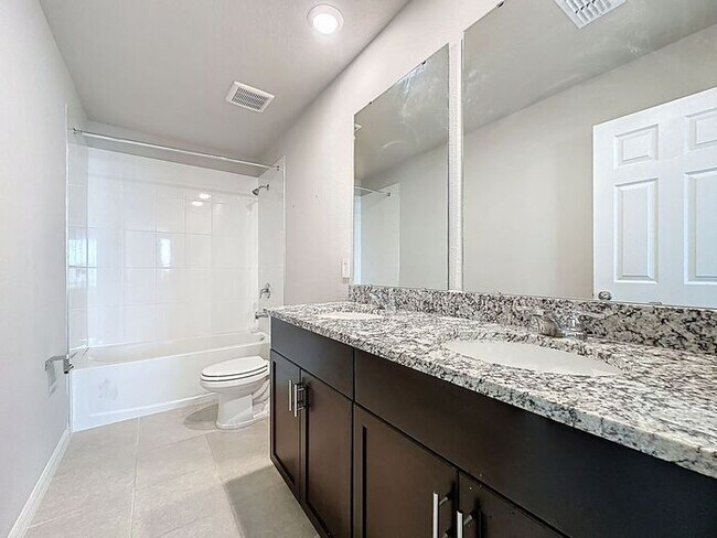 Building Photo - Wonderful like new and pet friendly home in Winter Haven