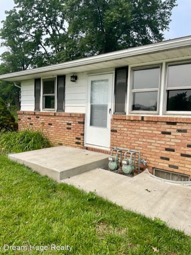 Building Photo - 2 br, 1 bath House - 697 LINDAIRE LN