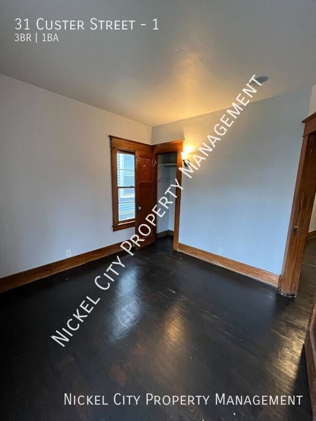 Building Photo - 31 Custer St