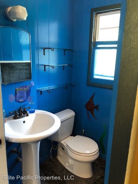 Building Photo - 2333 Palolo Ave