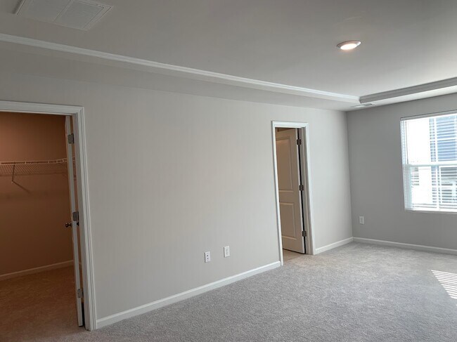 Building Photo - 6323 Andante Ave