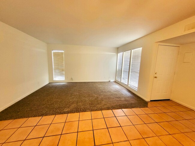 Building Photo - AFFORDABLE TOWNHOUSE IN TEMPE! -- 1/2 RENT...