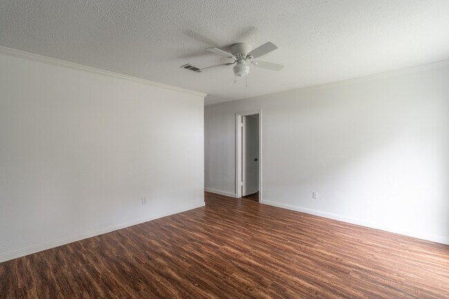 Building Photo - 17810 Cassina Dr