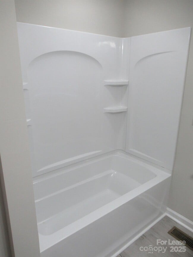 Building Photo - 1761 River Rd