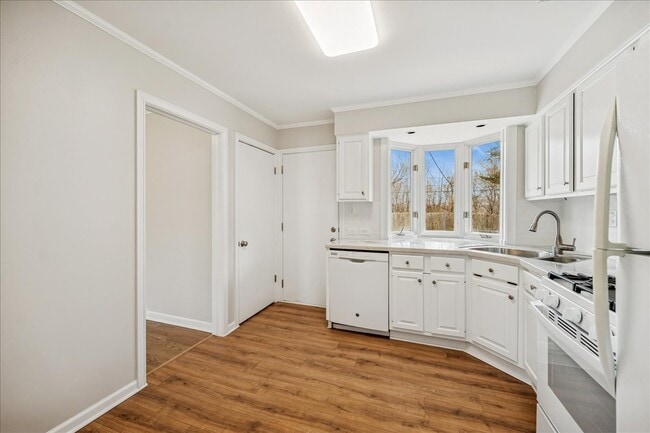 Building Photo - 1001 Longaker Rd