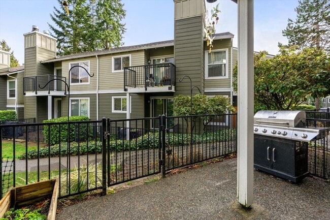 Building Photo - Spacious 2-bed 2-bath condo in Everett