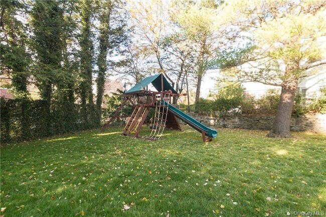 Building Photo - 1 Senate Pl