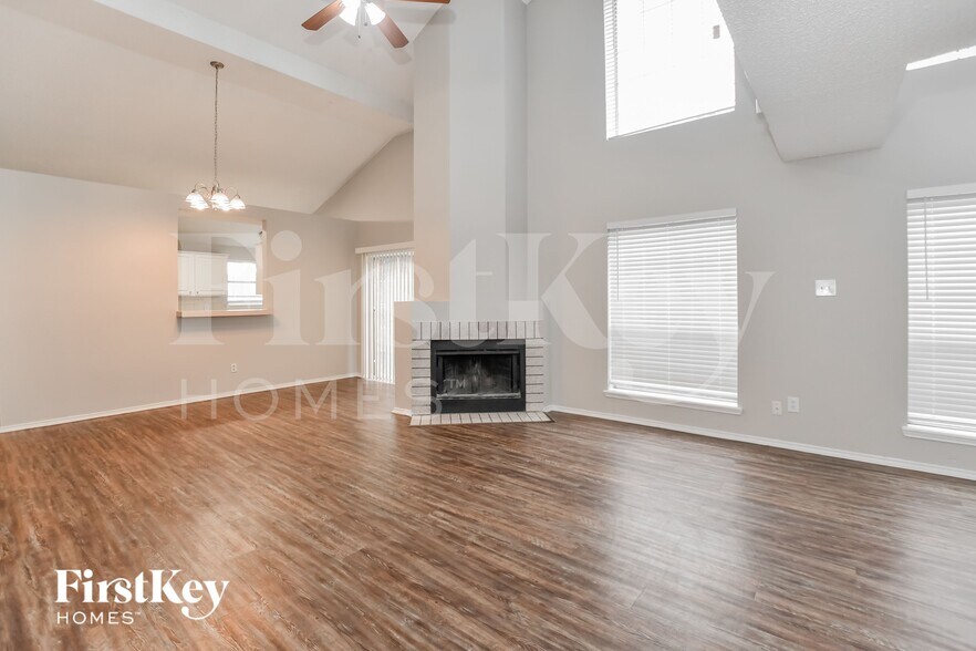 Building Photo - 5116 Wedgewood Dr