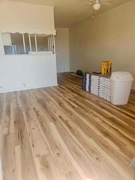 Building Photo - 414 E Avenue A