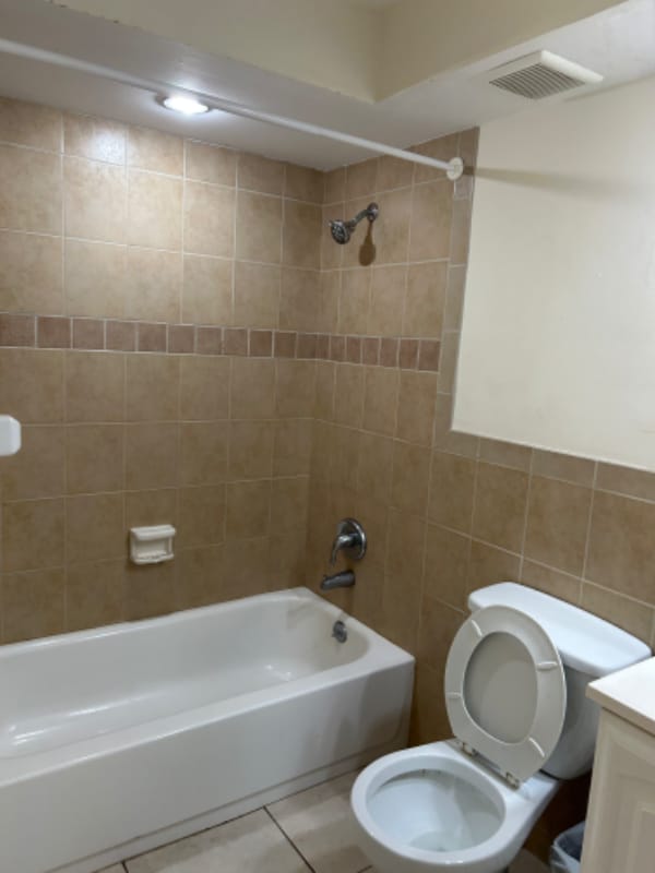 Building Photo - 450 NW 20th St