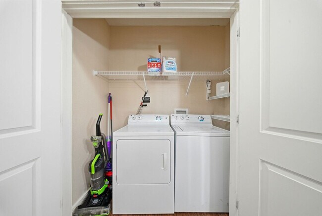 Building Photo - 1700 W Cleveland St