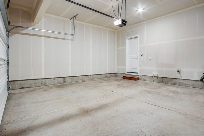 Building Photo - Beautiful 3 Bed, 2.5 Bath Rental Home in Cornelius!