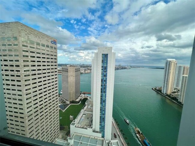 Building Photo - 300 S Biscayne Blvd