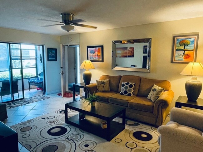 Building Photo - Palm Colony Indialantic, ground floor full...