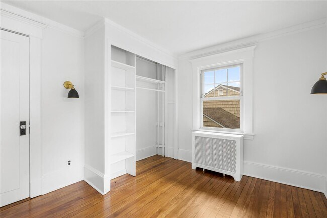 Building Photo - 32 Stuyvesant Ave