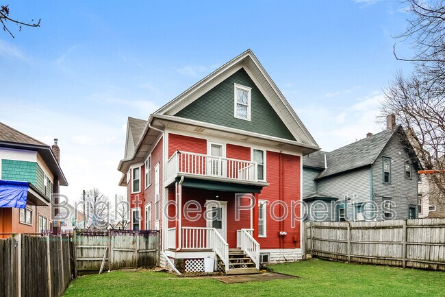 Building Photo - 801 4th St E