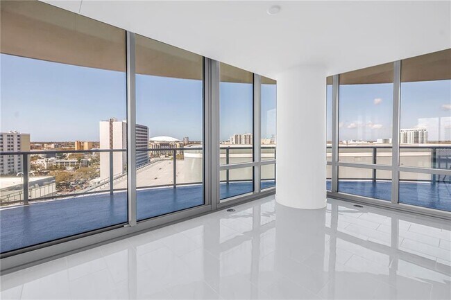 Building Photo - 400 Central Ave