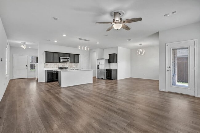 Building Photo - 3212 Perman Dr