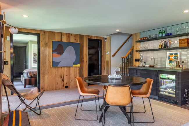 Building Photo - 21 Echo Dr