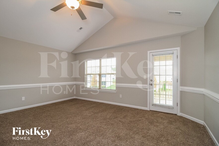 Building Photo - 111 Rosemont Ln