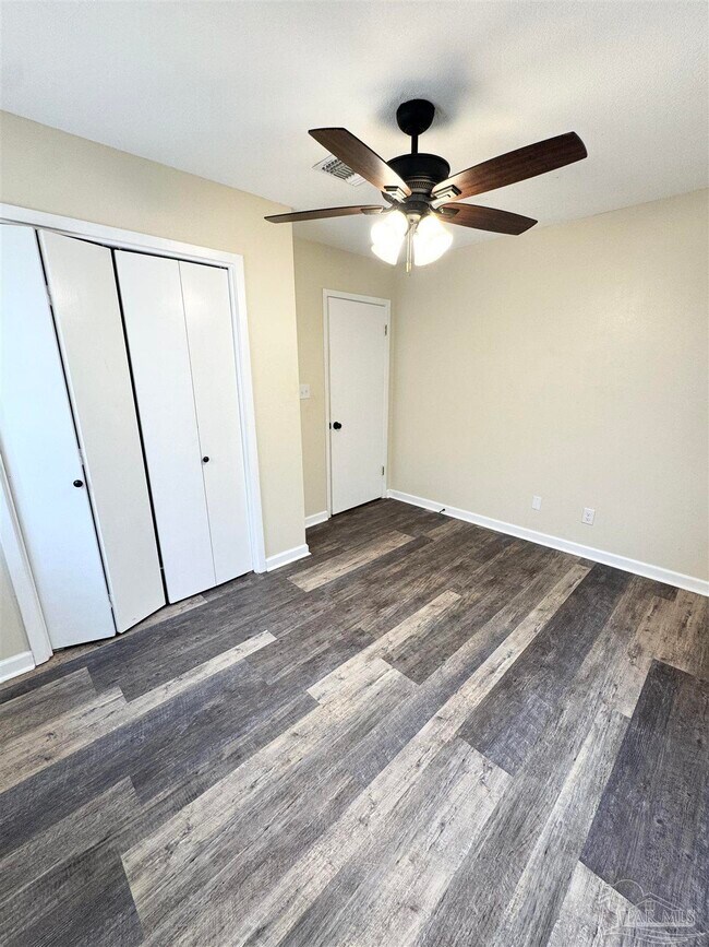 Building Photo - 9037 El Matador Dr