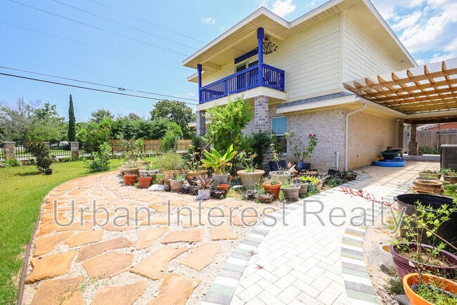 Building Photo - 501 Benning Dr