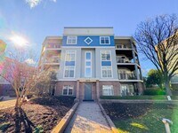 Building Photo - Freshly Renovated 1 Bed 1 Bath Condo With Balcony In Vibrant Savoy Park - Water Included