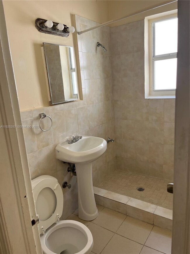 Building Photo - 1035 SW 3rd St