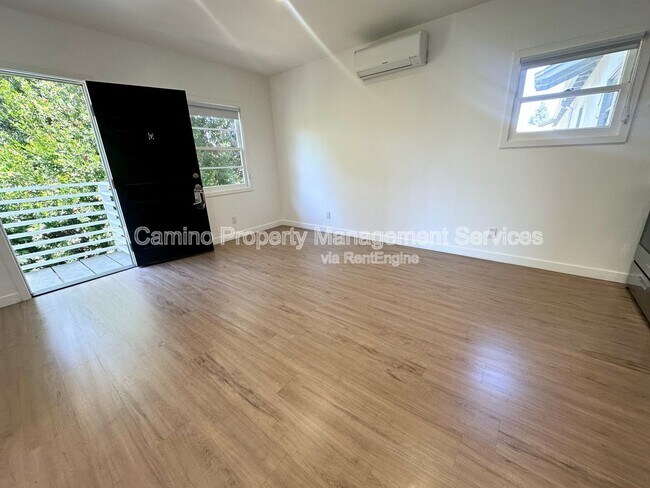 Building Photo - 425 E Wellington Ave