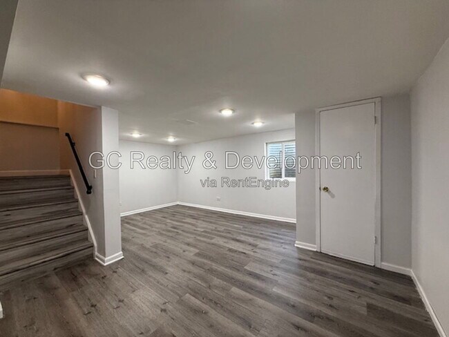 Building Photo - 280 Paddock Cir