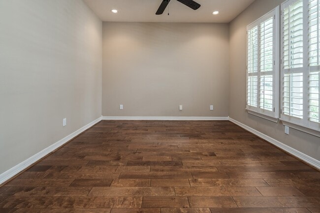 Building Photo - 12406 Santiago Cove Ln