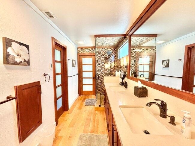 Building Photo - 2524O- Amazing Waterfront | FURNISHED