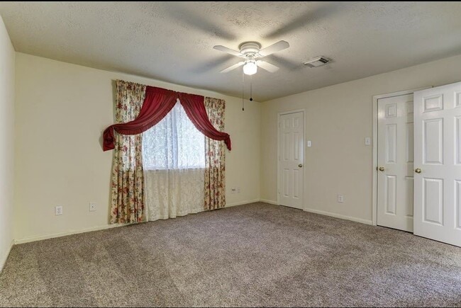 Building Photo - 3306 Signal Hill Dr