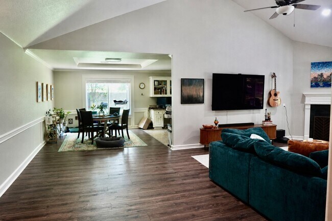 Building Photo - 7415 Revelwood Dr