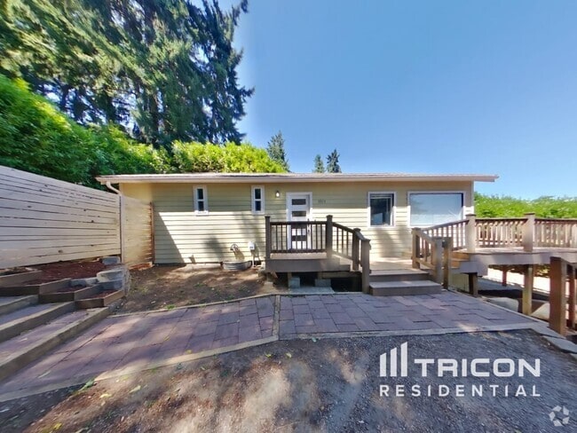 Building Photo - 5555 Madrona Ave NE